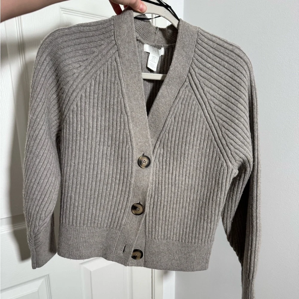 H&M Gray Ribbed Button-Up Cardigan - Picture 1 of 5